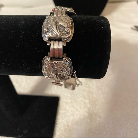 1940s silver tone bracelet - Picture 1 of 3